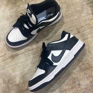 Wmns black and white dunks